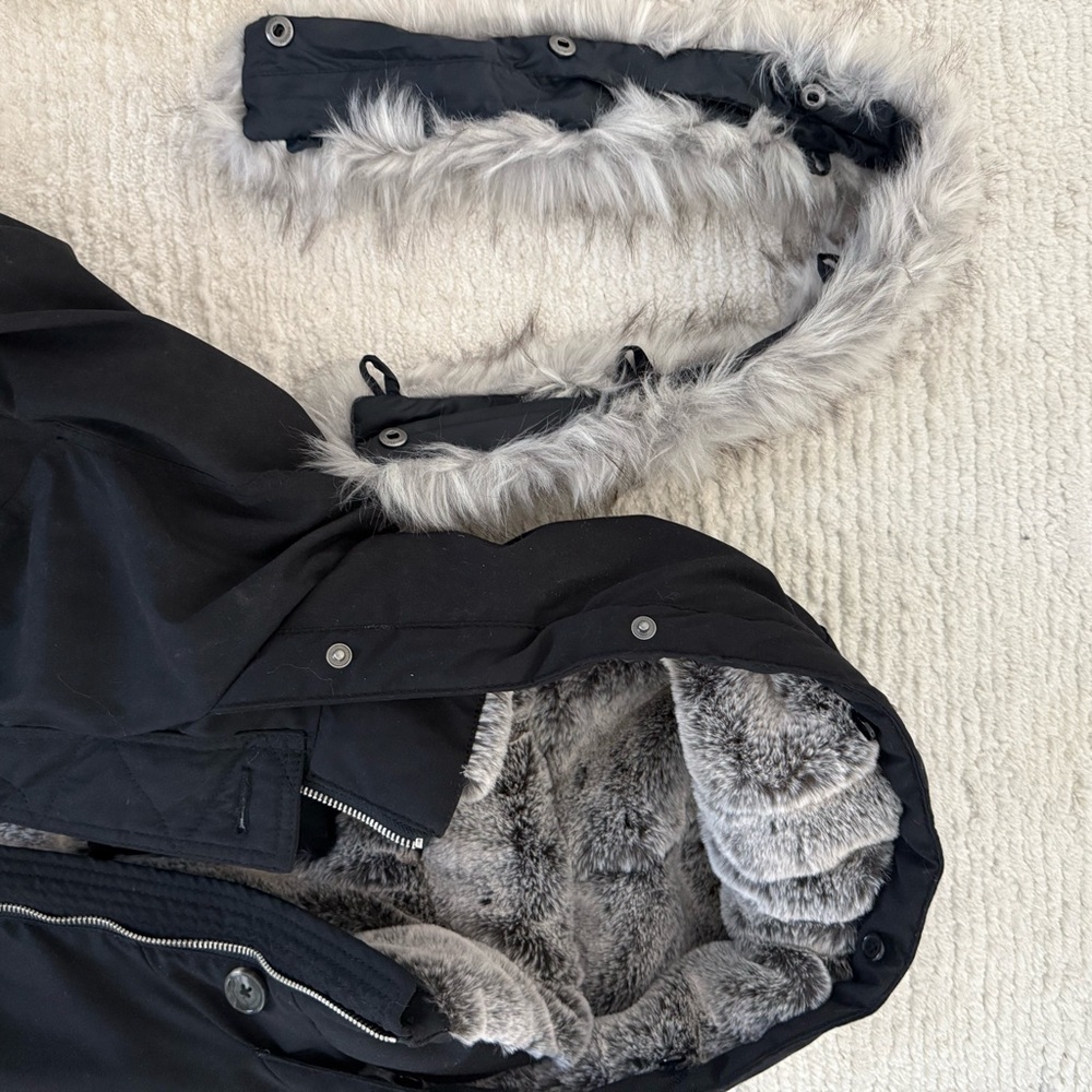 Hollister Black Parka with Faux Fur Lining - Picture 3 of 7
